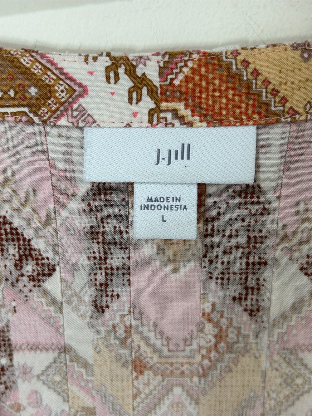 J. JILL Soft Rayon Tribal Boho Pleated Button Down Blouse Size Large - Picture 4 of 14